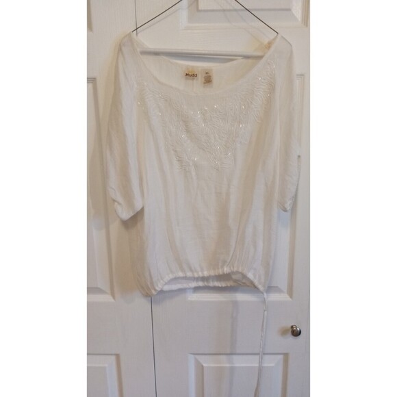 Mudd white 3/4 Sleeve beaded swoop neck gathered hem bottom blouse - Picture 2 of 6